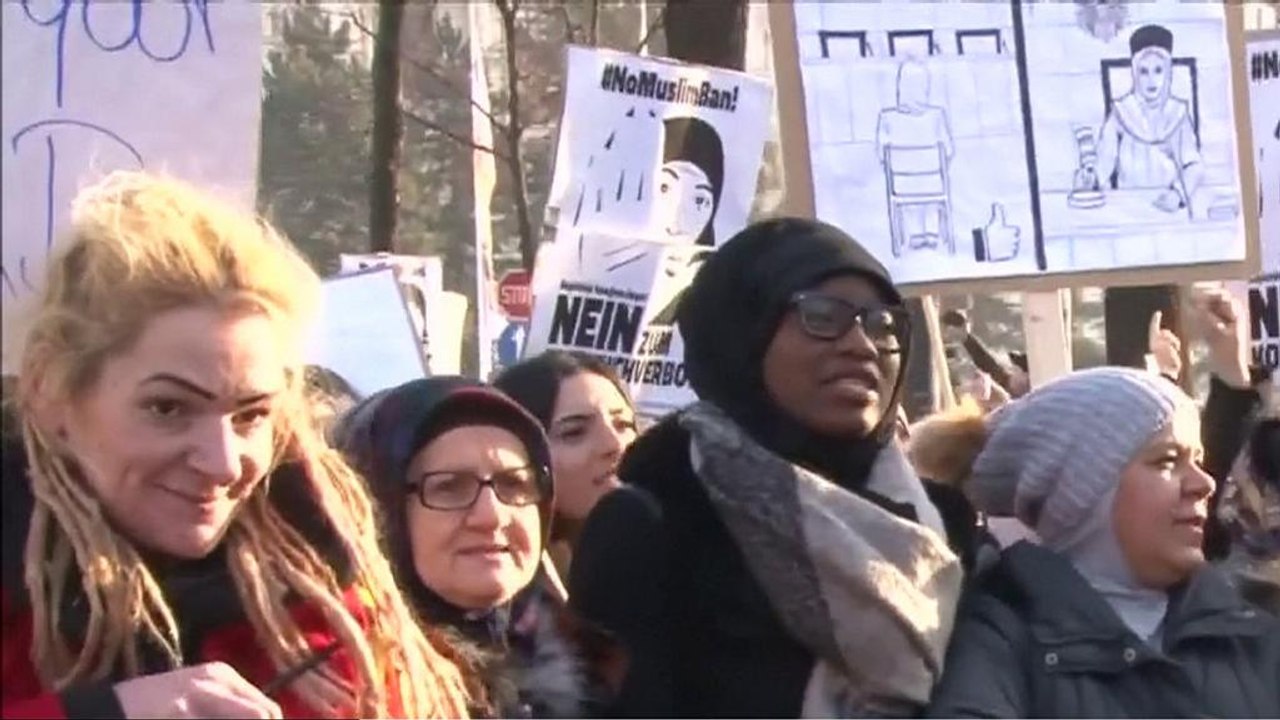 Austria : veil ban protest