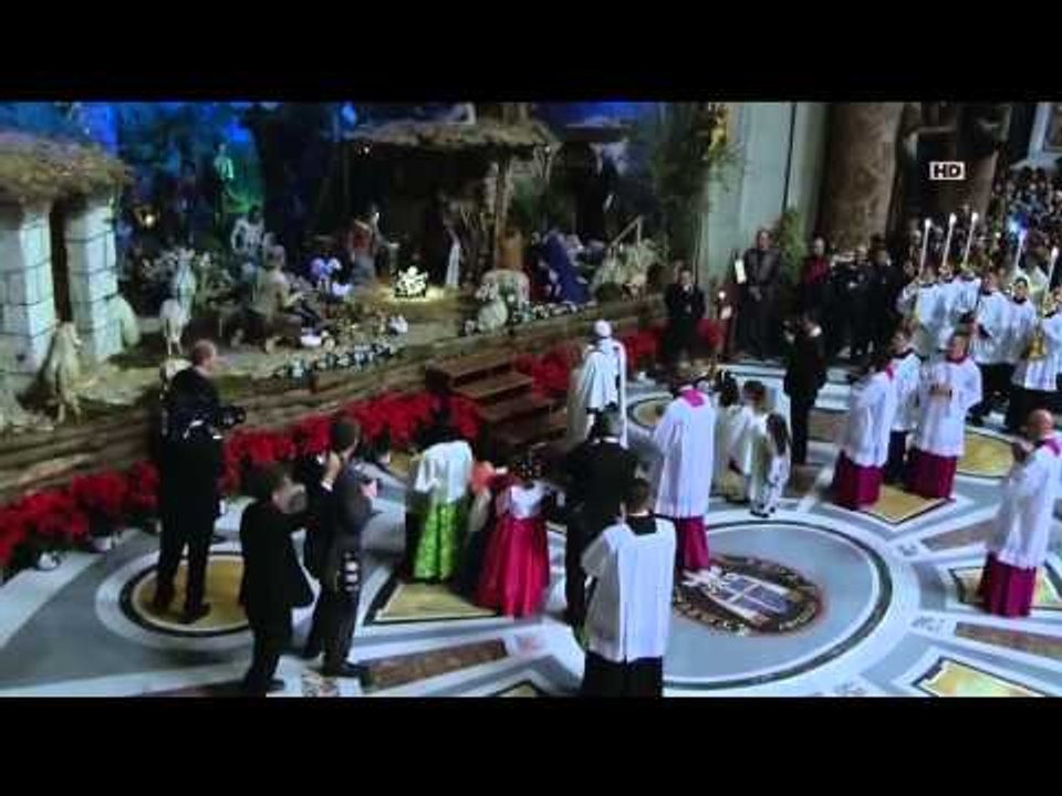 Paus Fransiskus memimpin misa natal di Vatikan - NET12