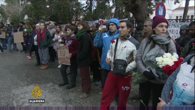 Greece: Refugee deaths prompt calls for action at overcrowded camps