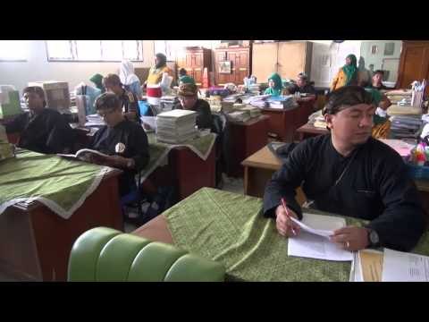 SMP di Sukabumi Rutin Gelar Rebo Nyunda - NET24