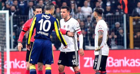 İki İyi Arkadaş Olan Oğuzhan ve Robin Van Persie Sözlü Olarak Tartıştı