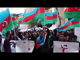 Xəzər TV-AXCP Sədri Əli Kərimliyə etiraz mitinqi(10.04.2016)