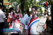 Cientos de ‘zombies’ protestan contra la reelección presidencial en Paraguay
