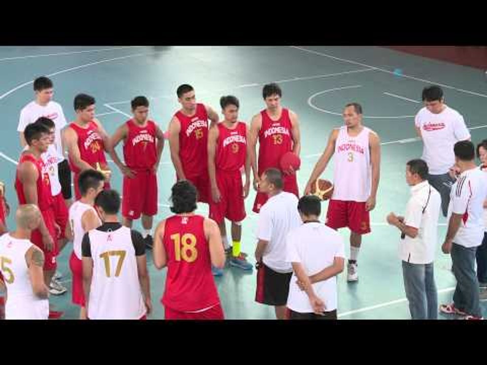 Timnas Putra gelar latihan fisik jelang Sea Games 2015 di Singapura - NET SPORT