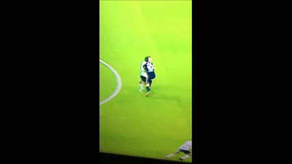 Robin Van Persie With A Very Strange Wrestling Foul vs Besiktas!