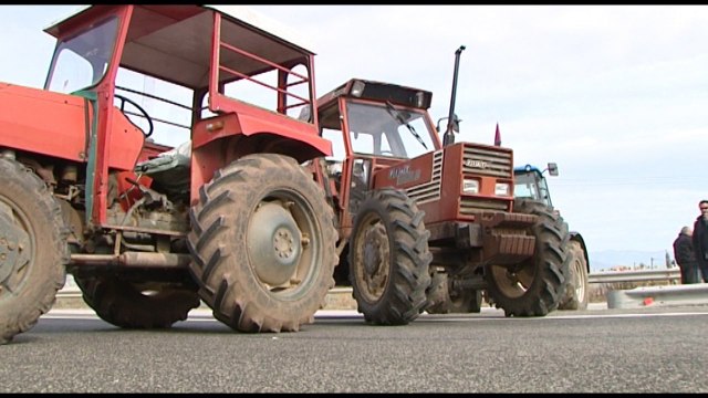 Έκλεισαν ξανά την εθνική οδό οι αγρότες στην Ανθήλη