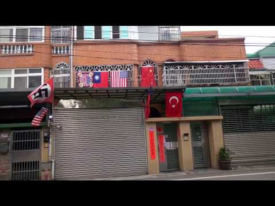 Life in Taiwan - M13 - Random Bits