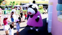 PEPPA PIG WORLD! Zoe Zebra Playing with Children and Dancing - Peppa Pig Theme Park - Paultons Park