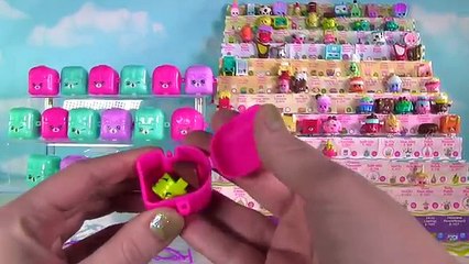 Скачать видео: SHOPKINS Season 5 Limited Edition Hunt! 18 Petkins Back Packs! Five Packs Blind Bags!