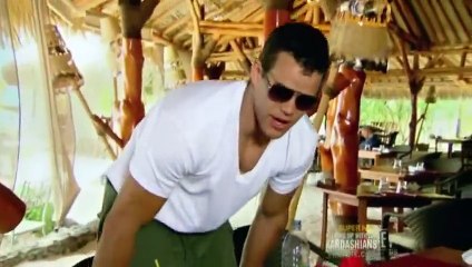 Kourtney and Kim Take Miami - S3E10