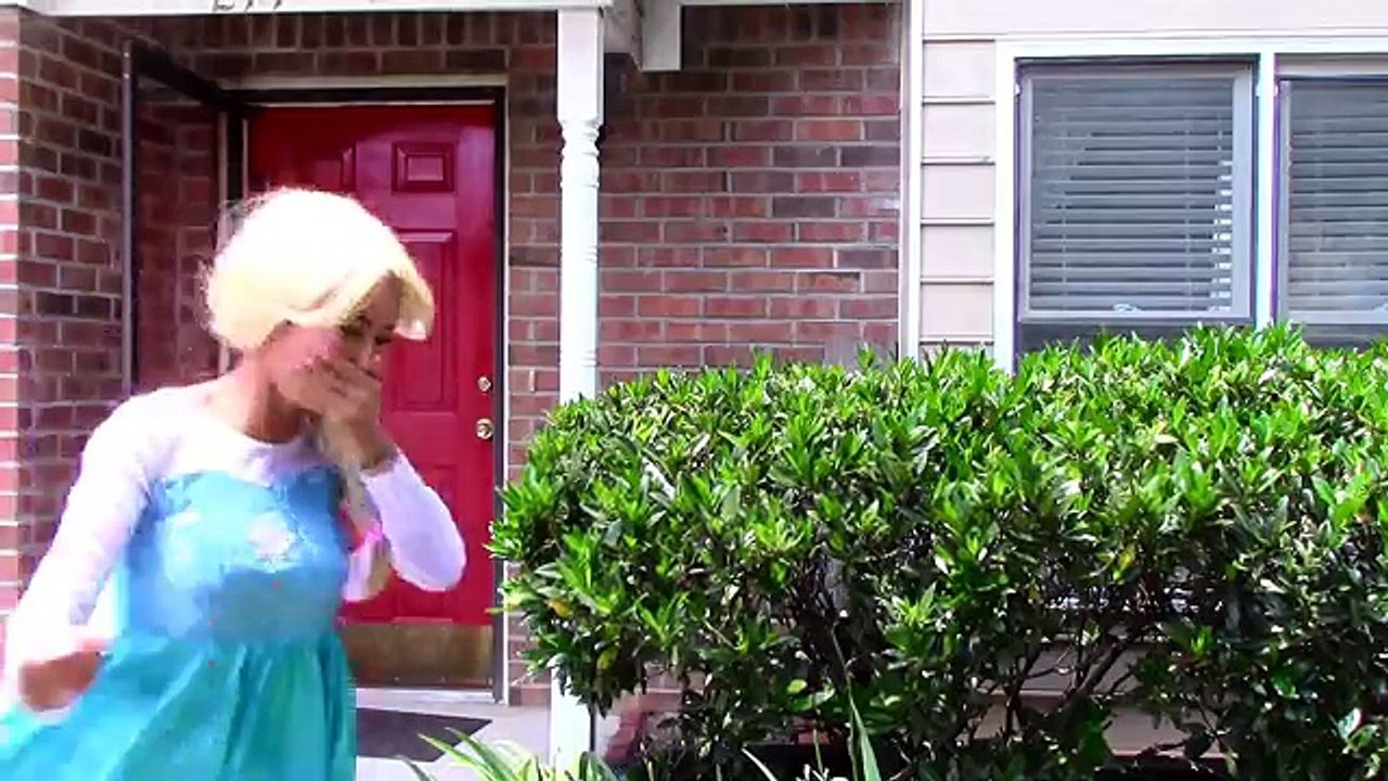 Spiderman Kisses Snow White? Elsa Dumped? Funny superhero in real life video