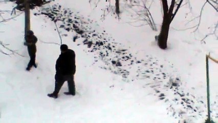 Люди на улице зимой