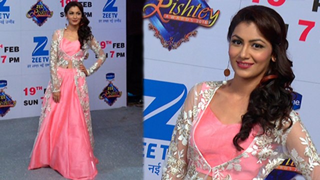 Sriti Jha aka Pragya's Aerial Act At Zee Rishtey Awards 2017 Kumkum Bhagya Zee TV