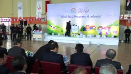 Bakan Çelik: "Yeteri Kadar Süt Tüketemiyoruz"