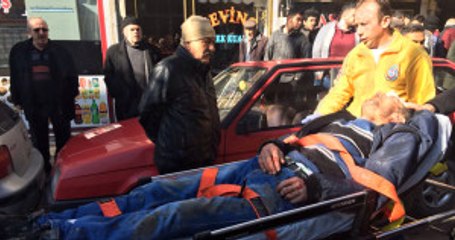 Ankara'da Sigorta Ödemesi Yüzünden Baltalı Kavga Çıktı: 4 Yaralı