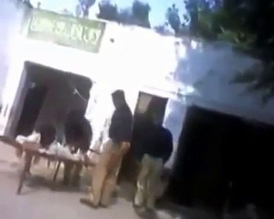 police ne bekasor pe tasaduth kia chitar mary ap bhi dekhyn