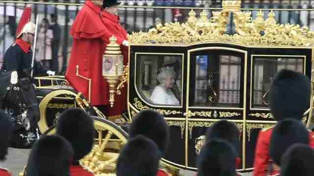 La reina Isabel II celebra 65 años en el trono británico