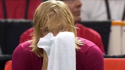 Le tennisman Denis Shapovalov envoie sa balle sur l'arbitre et disqualifie le Canada