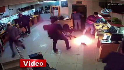 Tamir ettiği tablet patlayıp yanmaya başladı