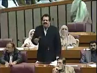 MNA PLMQ Tariq Bashir Cheema Speaking on Panama Case in NA & Bashing Nawaz Sharif- Must Watch