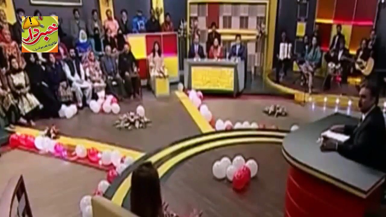 Khabardar with Aftab Iqbal January 2017 Very Funny Clip