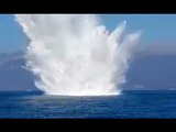 Viareggio (LU) - Bomba della Seconda Guerra Mondiale fatta brillare in mare (25.01.17)