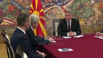 Analistët: Kriza në favor të VMRO-së dhe BDI-së