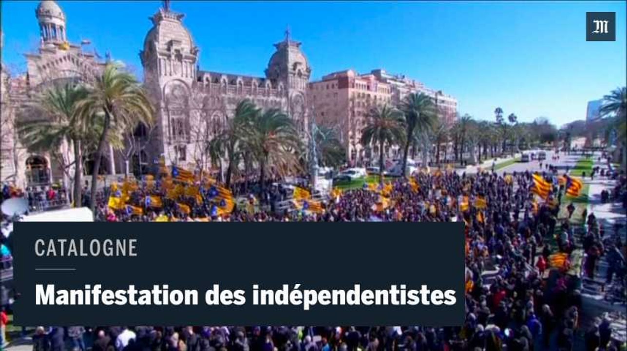 Barcelone : manifestation en soutien à l'ancien président catalan qui avait organisé une consultation interdite sur l'indépendance de la région