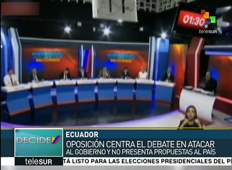Debaten aspirantes a la presidencia de Ecuador