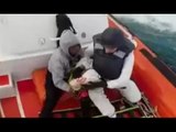 Migranti, la Guardia Costiera soccorre barcone con bambini (02.02.17)