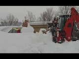 Montefalcone Appennino (FM) - Rimossa neve per liberare persone imprigionate in casa (24.01.17)