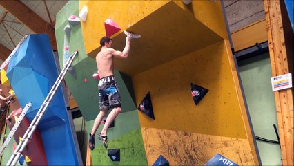 Il escalade plus vite que spiderman