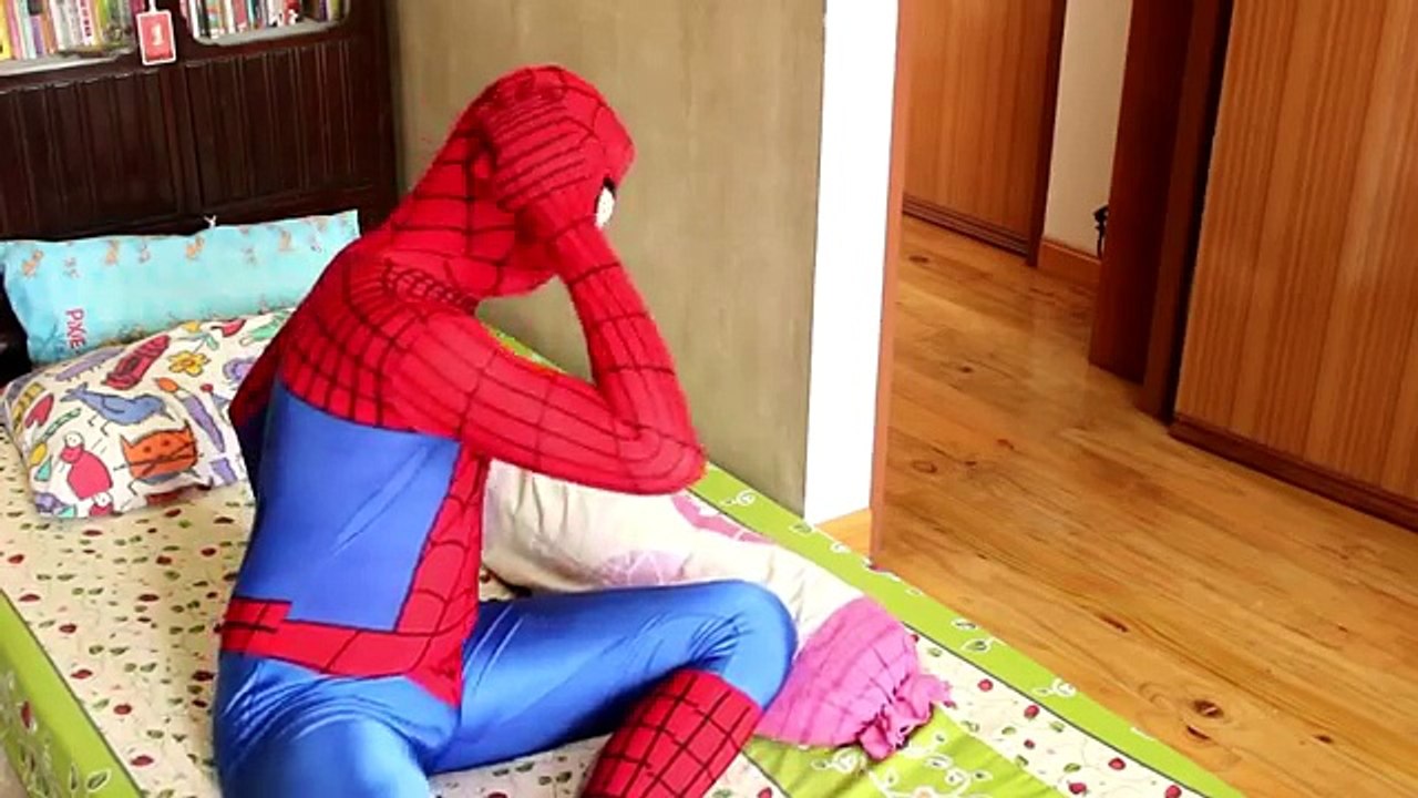 Spiderman VS Batgirl - Funny Superheroes In Real Life :)