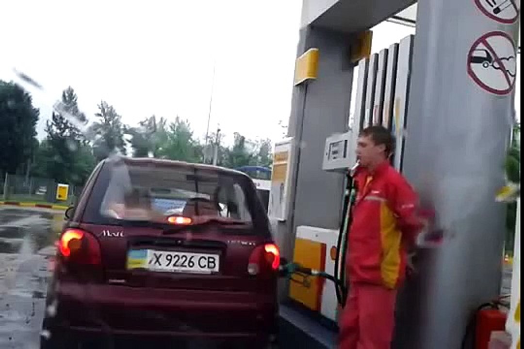 Девушка на заправкеGirl at a Gas Station