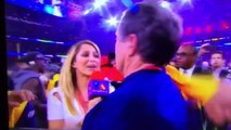 Inés Sainz es ignorada por Bill Bellichick Coach de los Patriots en el Super Bowl XLIX