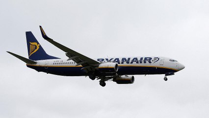 Ryanair: падение прибыли из-за снижения тарифов