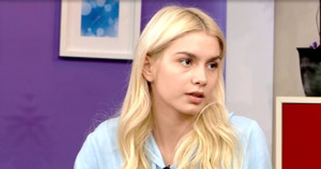 Aleyna Tilki Gökçen Bahadır'ı Arkasına Alıp Çektirdiği Fotoğrafı "Hömm"layarak Paylaştı