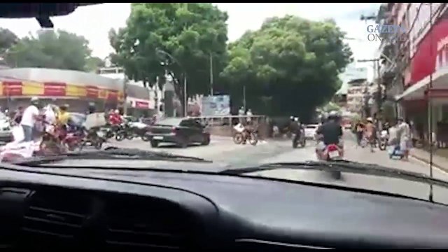 Pessoas comuns aproveitam falta de policiamento para saquear lojas em cacheoeiro