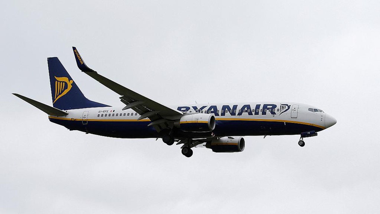 Μείωση κερδών αλλά και... ναύλων από την Ryanair
