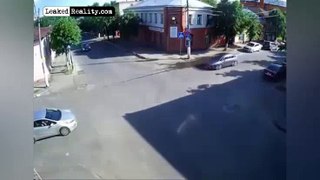 Epic Car Chaos in Russian town