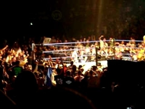 Smackdown Live Tour Paris Bercy!! Batista ring entrance