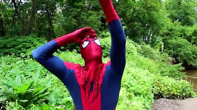 Frozen Elsas POOL SURPRISE! w/ Spiderman Maleficent Pink Spidergirl Joker! Funny Superher