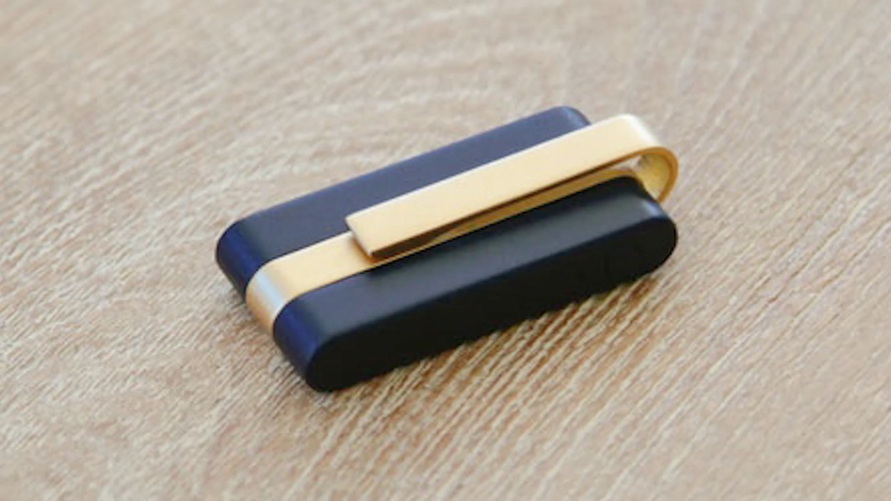 This device can make any pair of headphones wireless