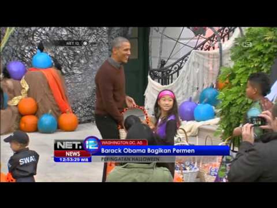 Obama Bagikan Permen Saat Halloween - NET12