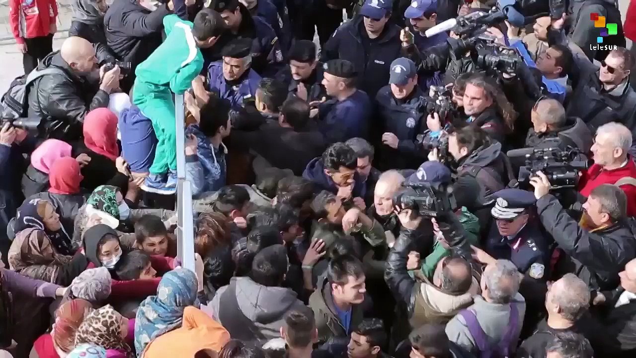 Refugees Protest Living Conditions in Greek Camps