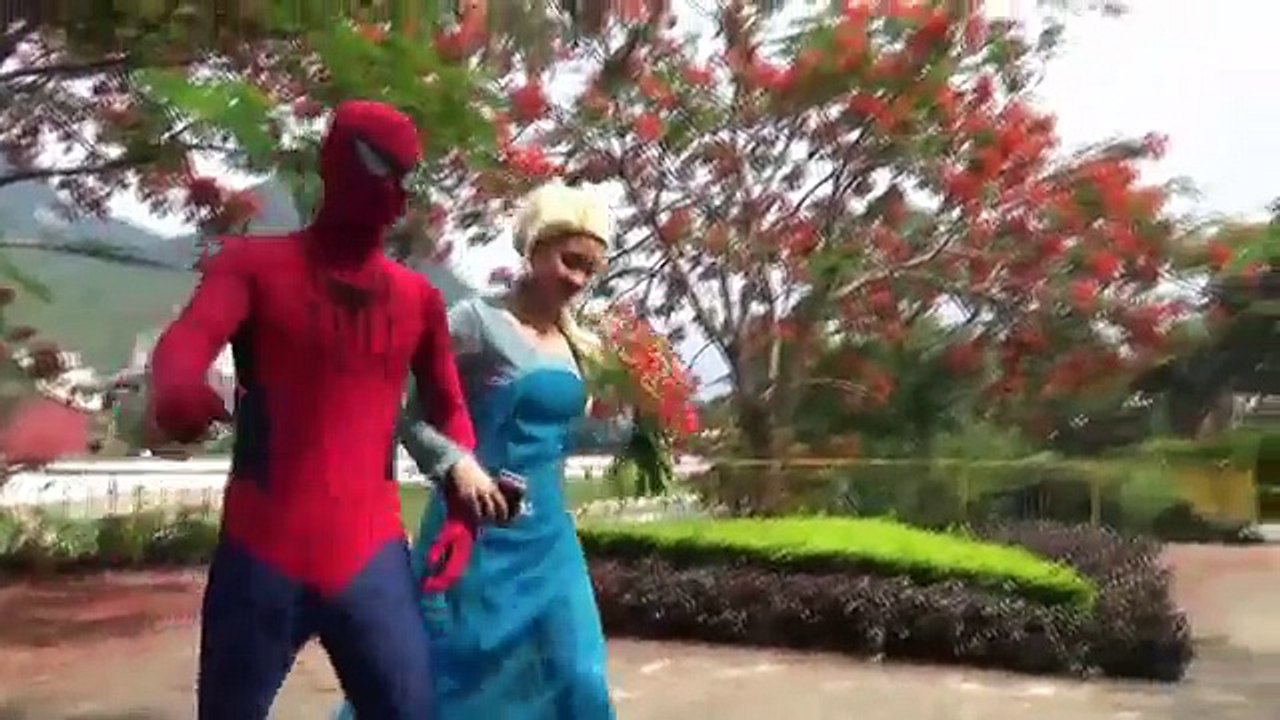 Spiderman & Hulk Prank Fishing ! w/ Frozen Elsa kidnapped by Joker in Real Life