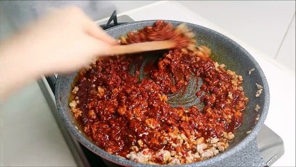 [간단 자취요리] 반찬 필요없다! 밥도둑 마약고추장 만들기 _ 돼지고기 약고추장 만들기 _ 얌무yammoo-E8_fuFWJkF4