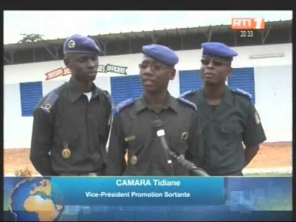Sortie de la nouvelle promotion des éléves offi...