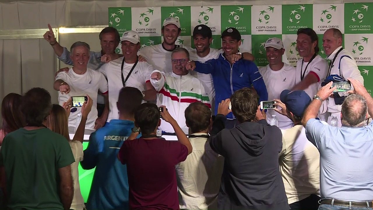 Italia derrota a Argentina y avanza a cuartos de Copa Davis