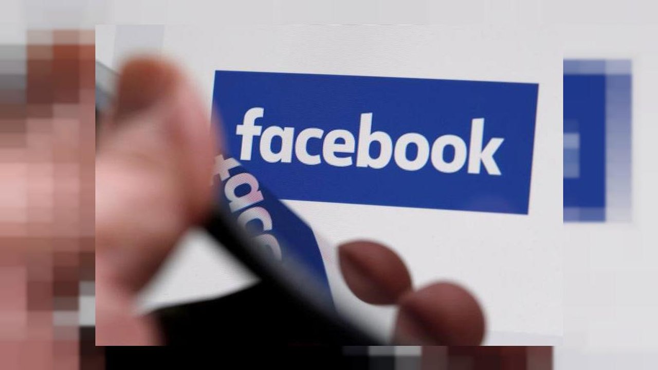 Merkel-Selfie: Klage gegen Facebook